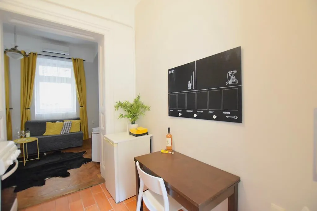 Standard Apartment By Hi5 - Chainbridge بودابست