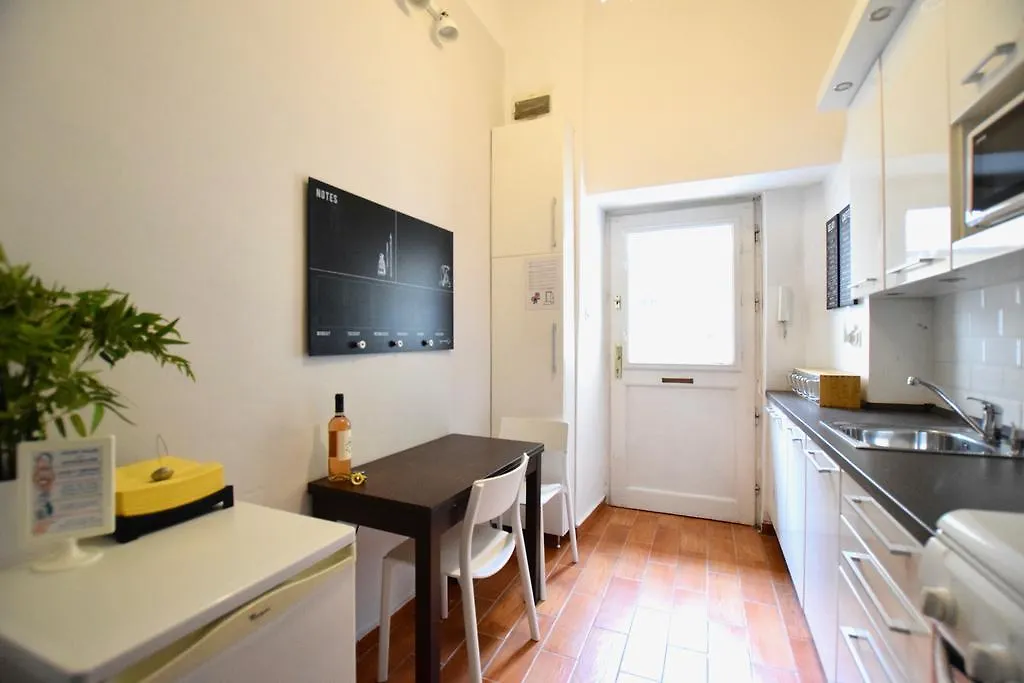 Standard Apartment By Hi5 - Chainbridge Budapest