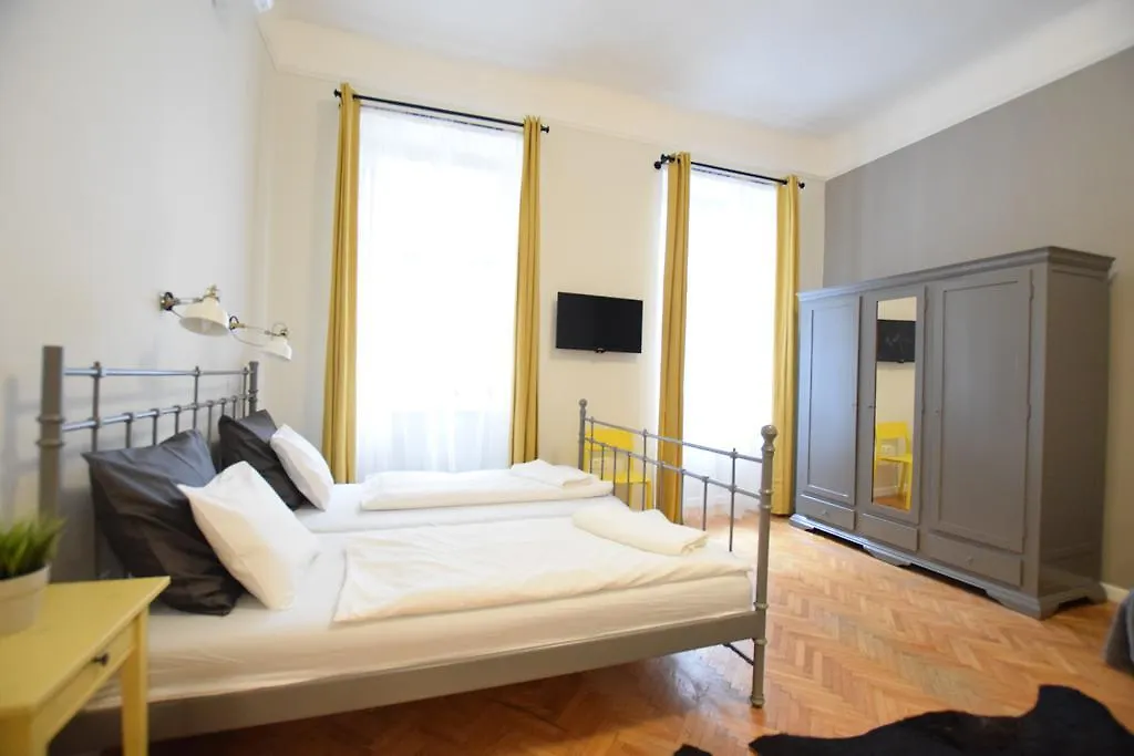 Standard Apartment By Hi5 - Chainbridge Budapest