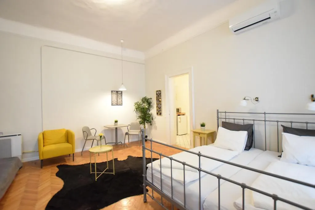 Standard Apartment By Hi5 - Chainbridge Budapest